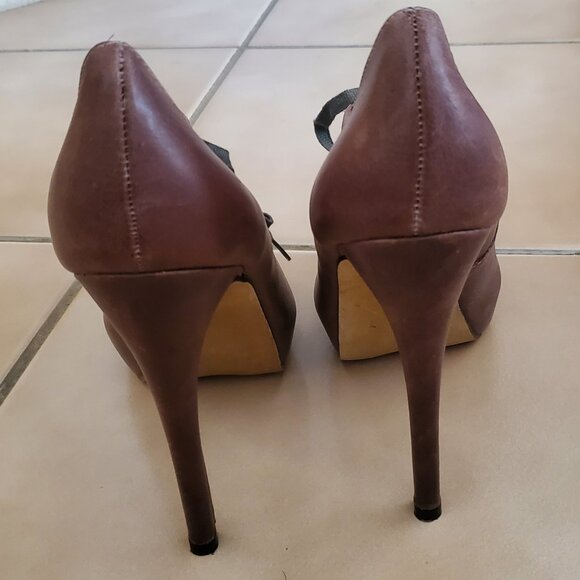 Restricted Brown Leather Lace-Up Oxford Heels – Size 9 - Picture 6 of 16